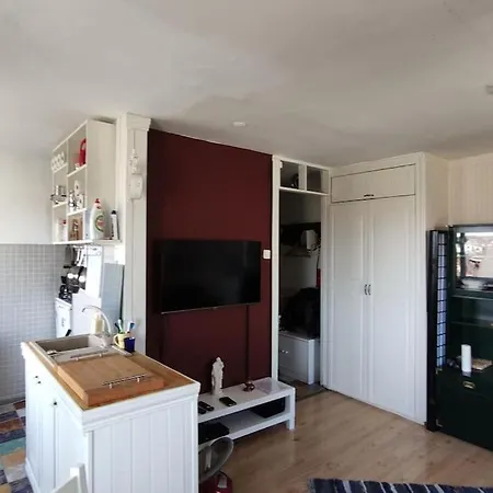A-flat Apartment *